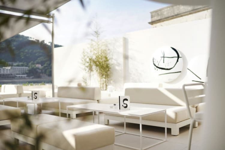 Poolside Bar